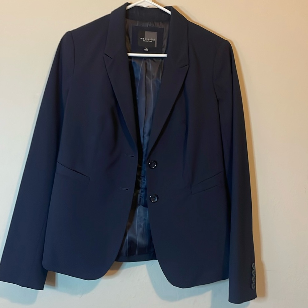 The Limited Collection navy suit blazer. Size 6.